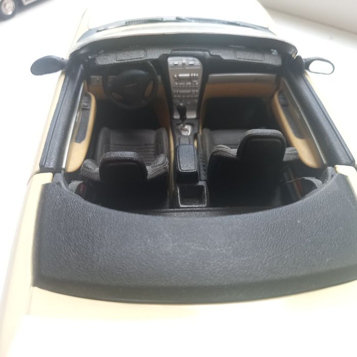 Продам модели машинок.