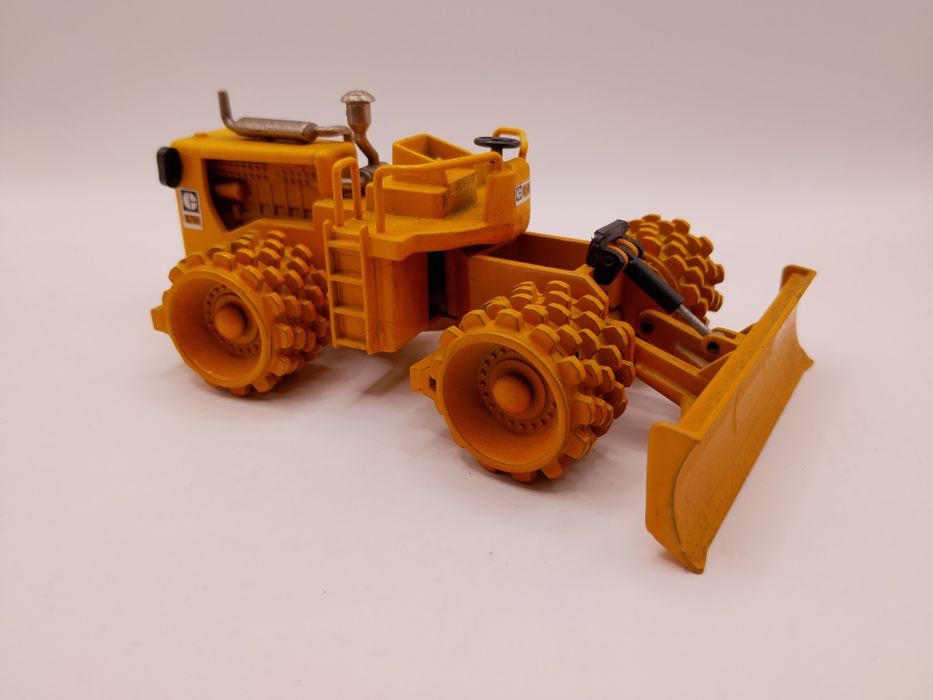 Zagęszczarka Caterpillar 825B Compactor Joal 1:50 made in Spain Vintage