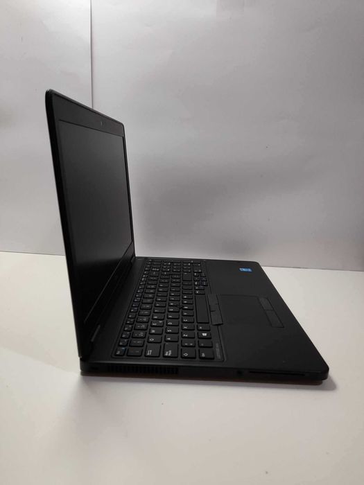 Dell Latitude E5550 - Intel Core i5 / 8Gb / SSD 240Gb / Tec Iluminado