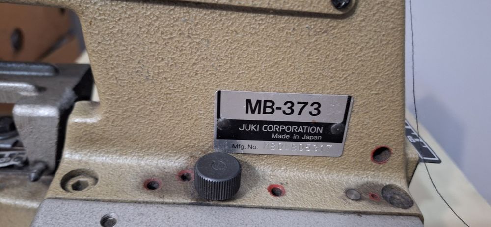 Guzikarka Juki 373