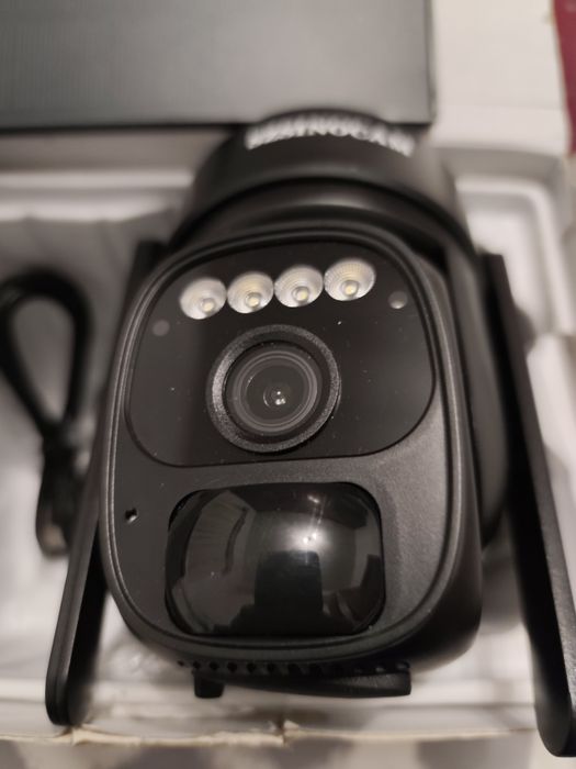 Câmera de Vigilância com Painel Solar