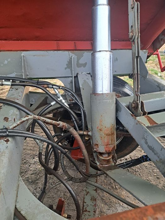 HL8011 HW8011 przyczepa rolnicza