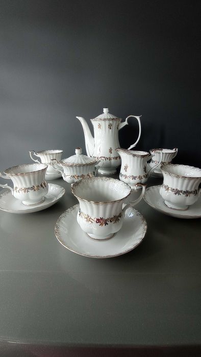 Serwis kawowy z porcelany Chodzież