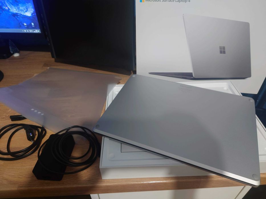 Microsoft Surface Laptop 4 3.5 Ryzen 5 4680U/8GB/128GB SSD