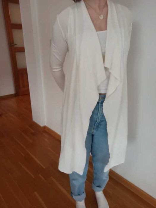 Biały kardigan, S, CROPP
Założony raz, rozmiar S, kolor kremowy, ecru