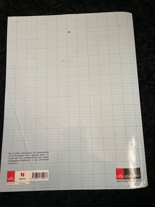 Caderno de atividades “Voilà!”