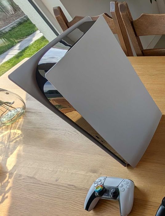Sprzedam PlayStation 5 Digital 2TB