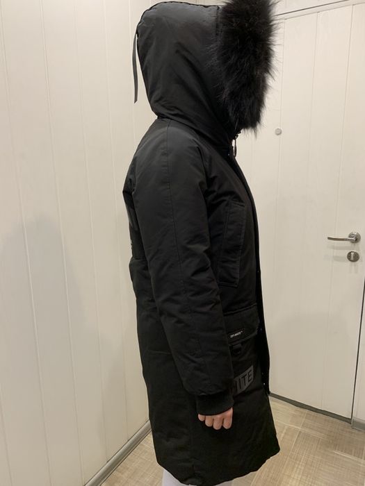 Продам зимниюю мужскую удлиненную парку  off-White
