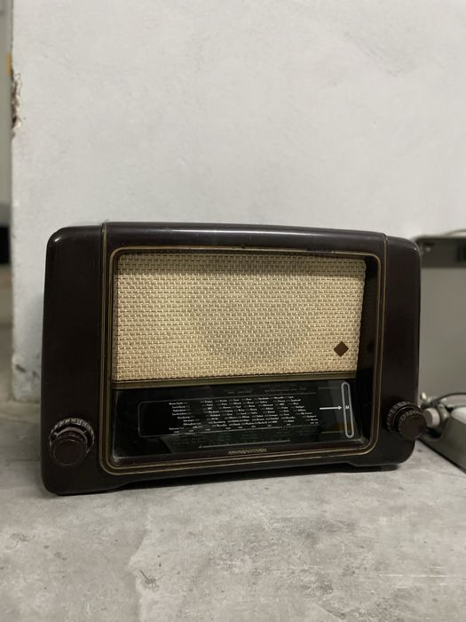 Conjunto de Radios, Maq.Escrever e Colunas