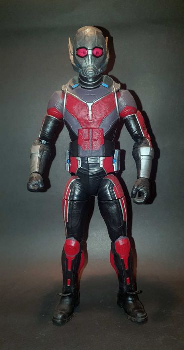 Marvel Legends Avengers Ant-Man / Gaint-Man BAF