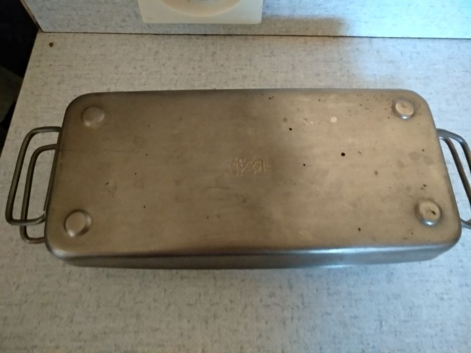 Продам бокс для шприцов.