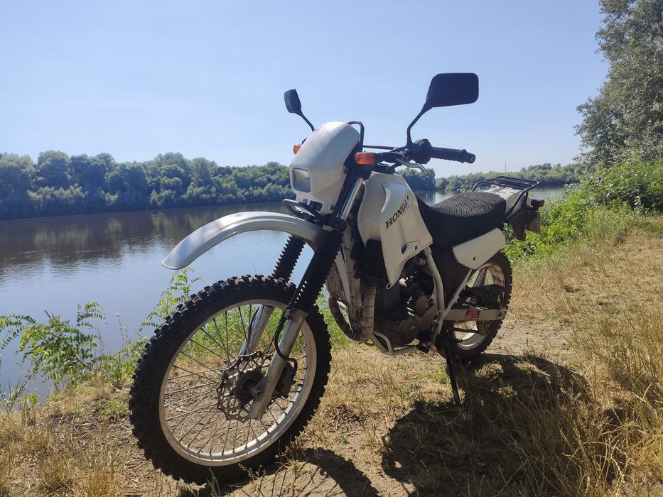 ЭхЭндуро  honda xl 250 Двигатель не кололся  весь обслужен.