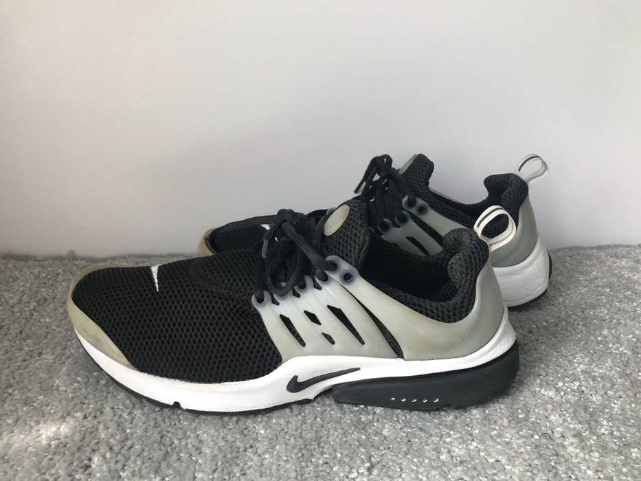 Кросівки Nike 44 розмір 28 см