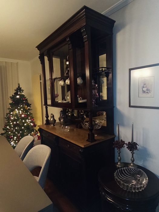 Louceiro antigo com espelhos e marmore