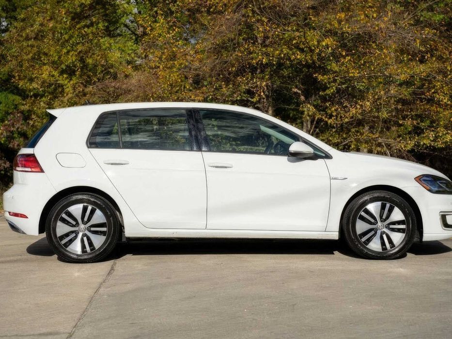 Volkswagen e-Golf SEL      2017