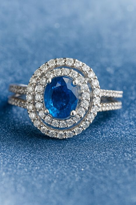 Золотое кольцо с бриллиантами