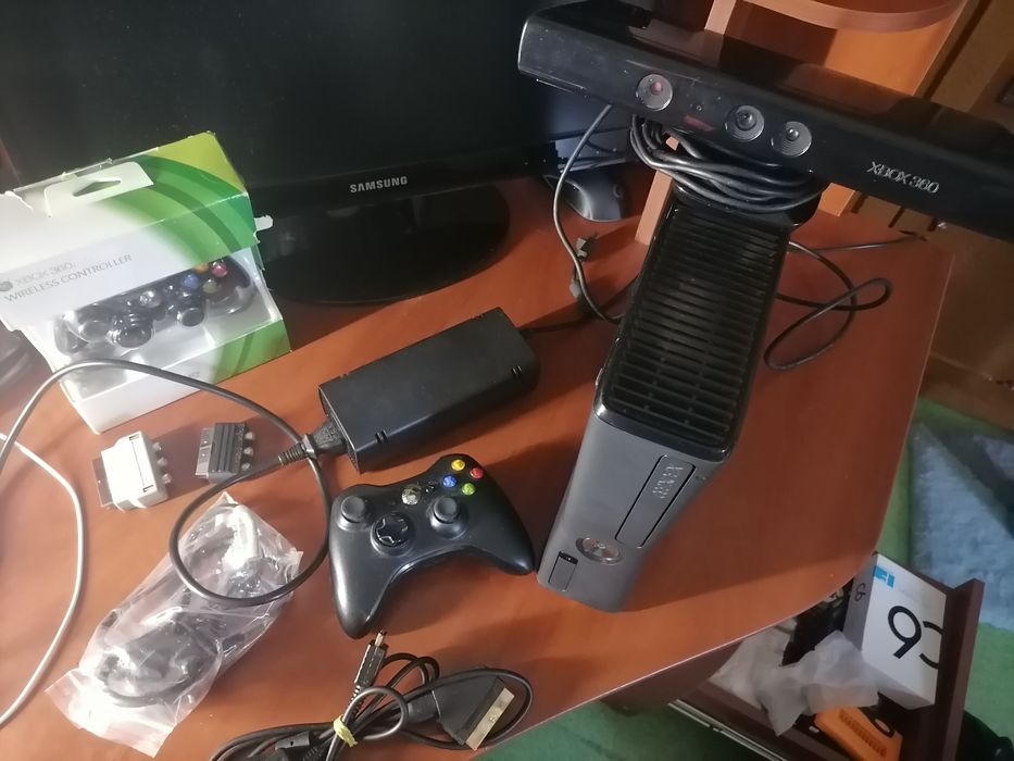 Microsoft Xbox 360 slim, Freeboot, Aurora, на чипі