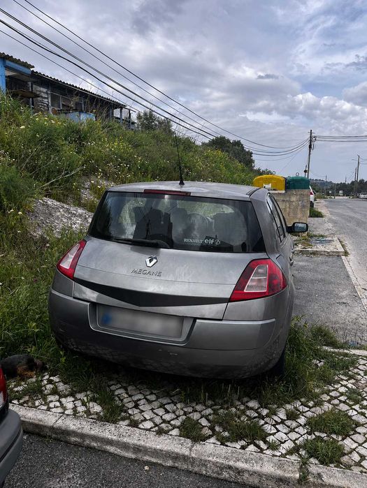 Renault Mégane II 1.5 dCi 2003 | Para Reparar | Interior Excelente