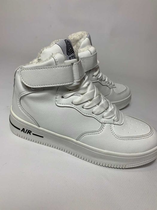 Шкіряні хайтопи черевики жіночі зимові білого чорного кольору хайтопы