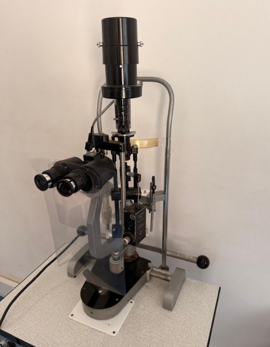 Equipamento de consultório de Oftalmologia
