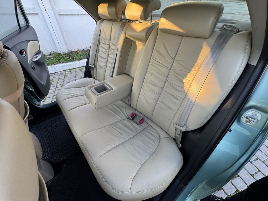 Продам Тоёту Ярис на автомате!