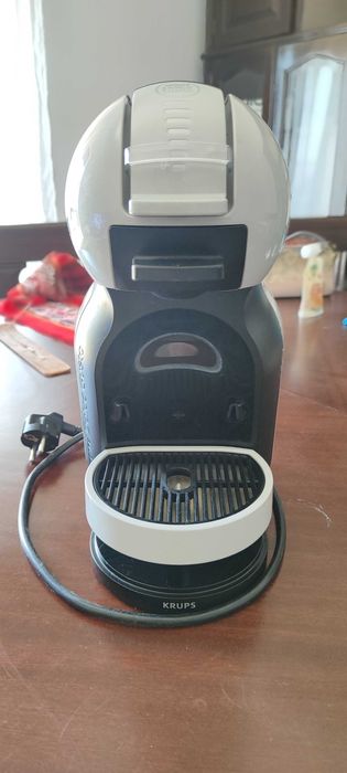 Cafeteira Dolce gusto ( Nescafé)