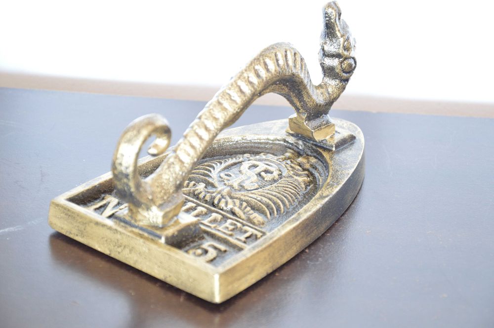 ŻELAZKO wyjątkowe żeliwne przedwojenne sygnowane