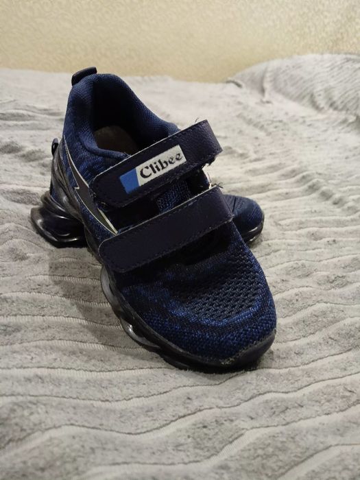 Кросівки 28 розмір