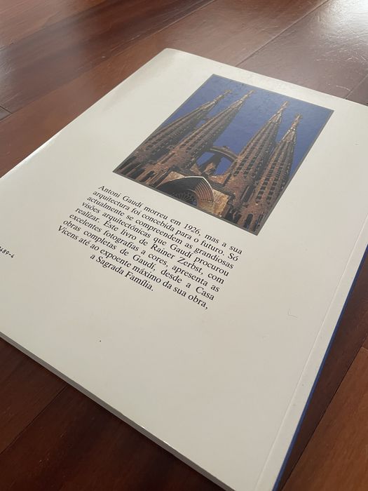 Livro decorativo Gaudi