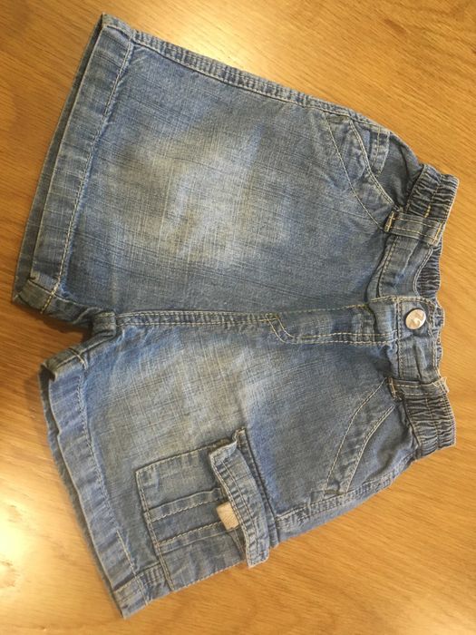 Calções como novos 2 anos apenas 2€ cada