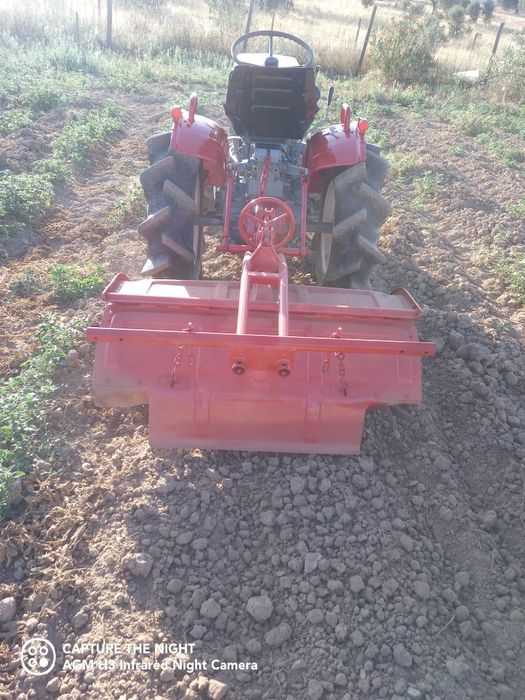 Tractor Yanmar 4x4 com fresa