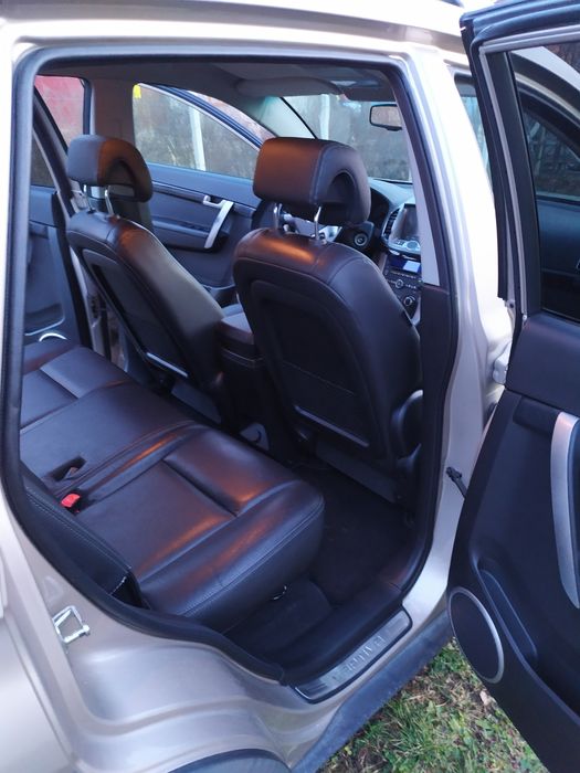 Автомобиль Chevrolet Captiva.