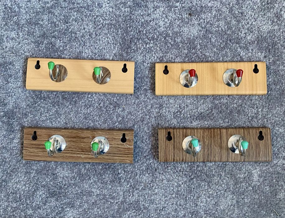 Wieszaki ścienne metalowe PRL