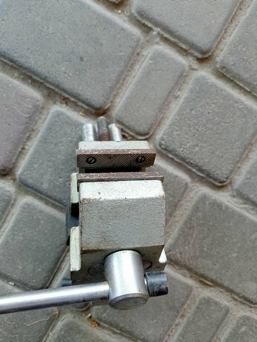 Тиски новые, с хранения