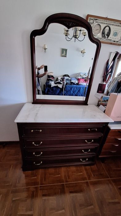 Cómoda e mesas de cabeceira