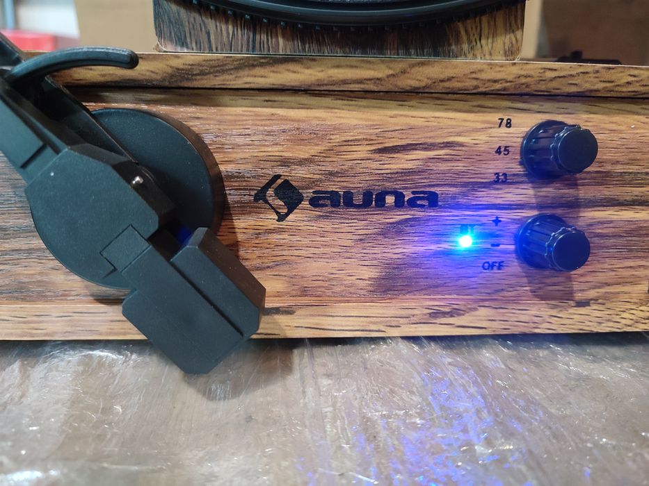 Nowy gramofon retro auna