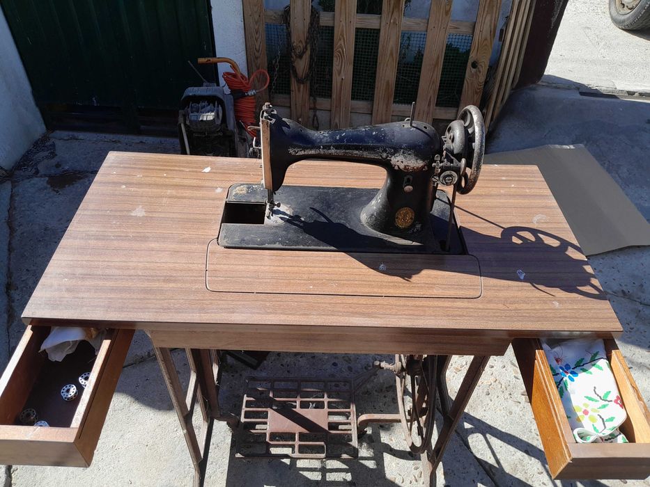 Máquina de costura antiga