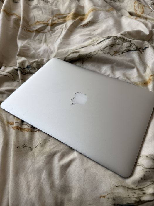 Ноутбук MacBook air 13 2017