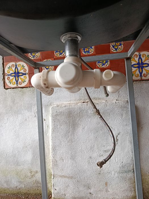 Lavatório em vidro  81 x 46