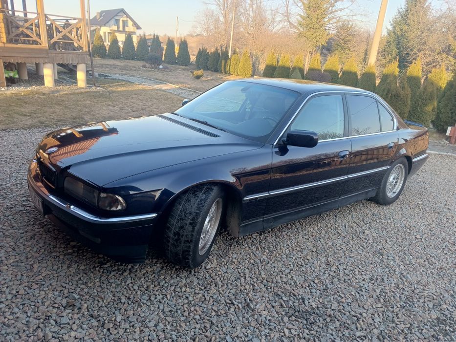 BMW 7 E38 735i V8