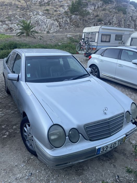 Mercedes-Benz 220