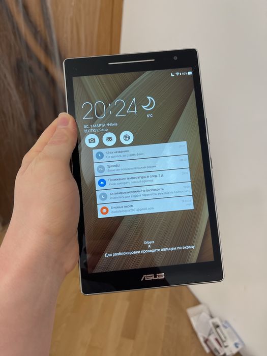 Asus ZenPad 8.0 Z380C / P022 – рабочий, есть нюанс с экраном