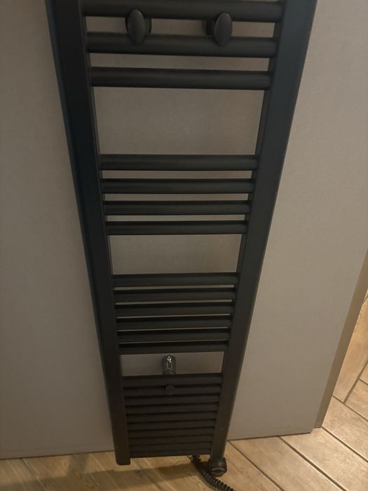 Grzejnik z grzałką elektryczny