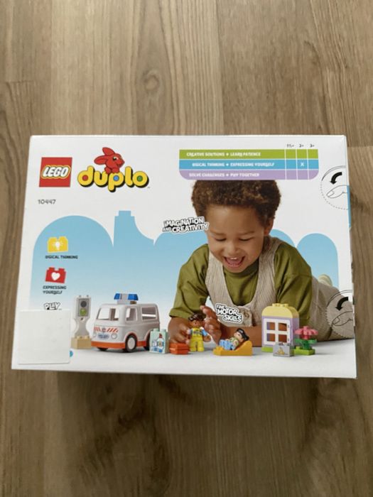 Klocki lego duplo karetka z kierowca 10447 2+