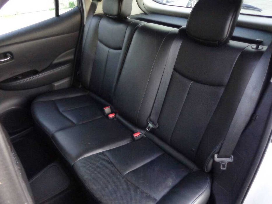 Nissan LEAF SL      2017