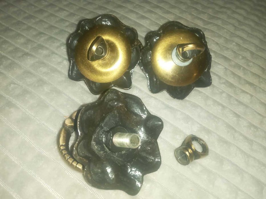 Ручка для дверей у вигляді лева, лев з кільцем стучалка молоток.