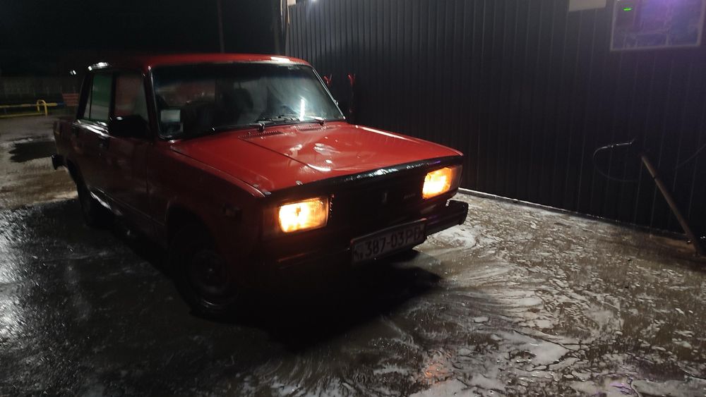 Ваз 2105 у гарному стані(торг біля капоту)