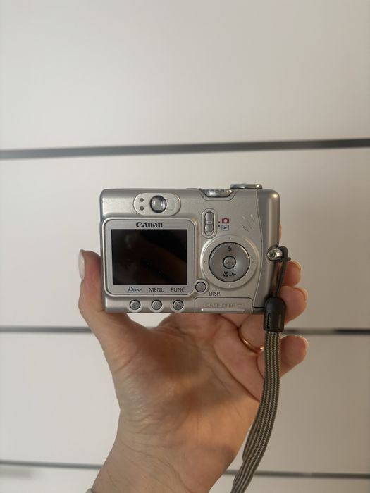 Цифровий фотоапарат canon powershot a520 + чехол