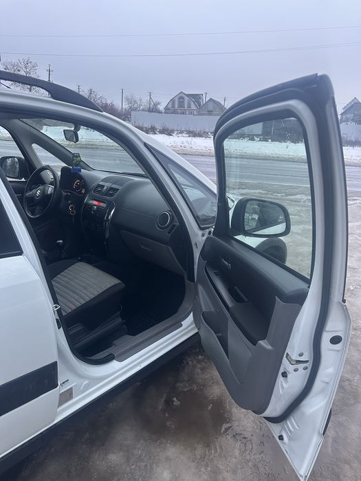 Продам  Suzuki SX4 2014