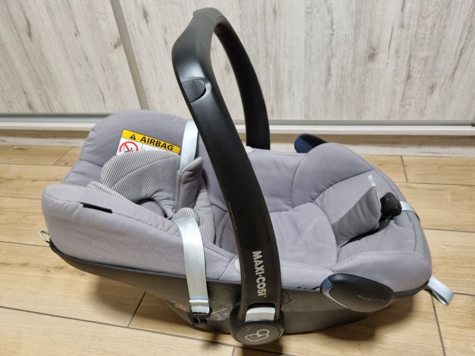 Zestaw fotelików samochodowych Maxi Cosi z bazą isofix